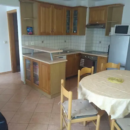 Sela Apartment *